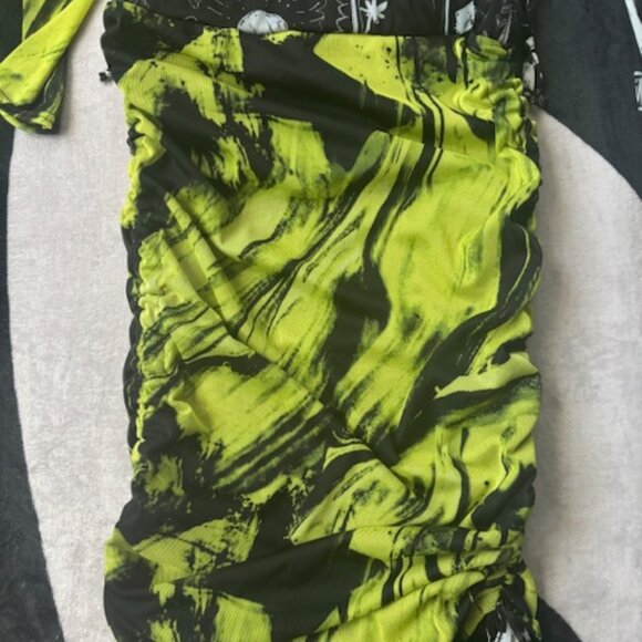 Pretty Little Thing two piece set- Size 6 - Picture 2 of 4